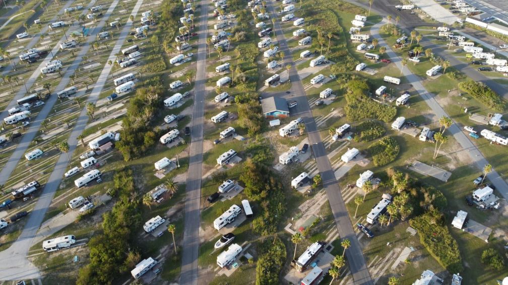 Caravans Vs Motorhomes: Which vehicle is right for you?